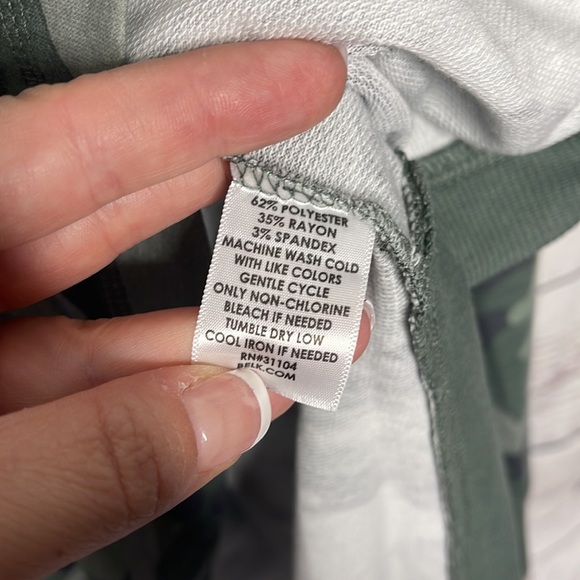 New Directions Green Camo Design HILo Long Sleeve Sweatshirt Sz XL! - Picture 7 of 8